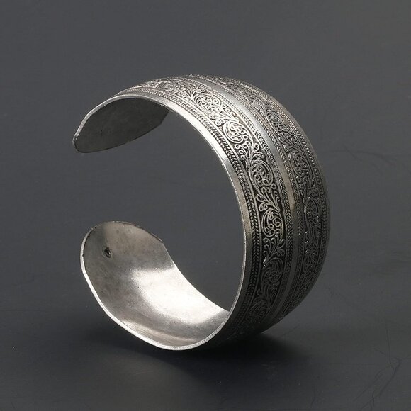 Stylish Tibetan Silver Carved Floral Cuff - Perfect for Festivals & Weddings - Picture 3 of 8
